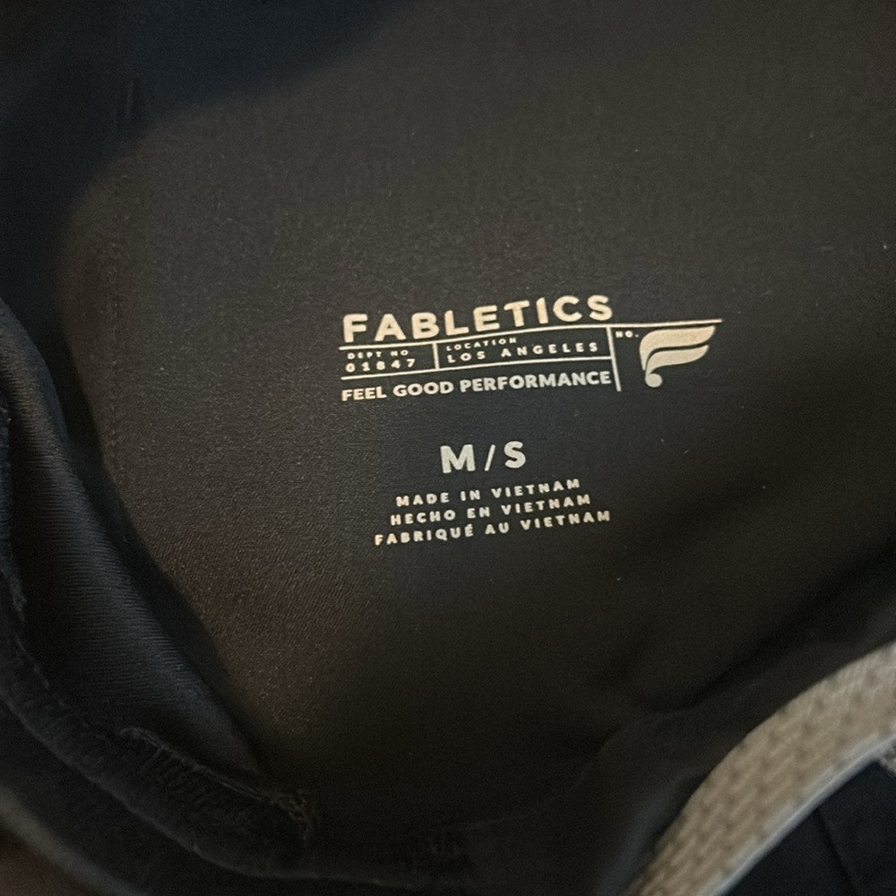 Fabletics Scrub Set - Picture 3 of 7